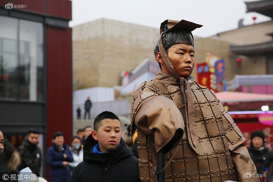 有馬隊長矛兵弓箭手的游戲引薦 相互出動軍隊攻城