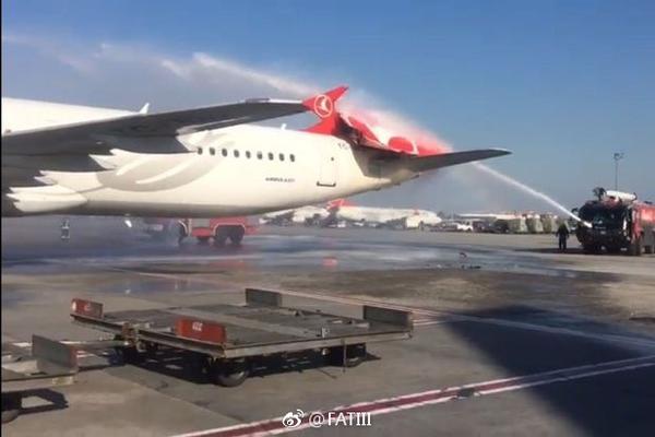 奧斯卡發(fā)文：本賽季最困難的天氣和場地條件，開心拼下這場勝利