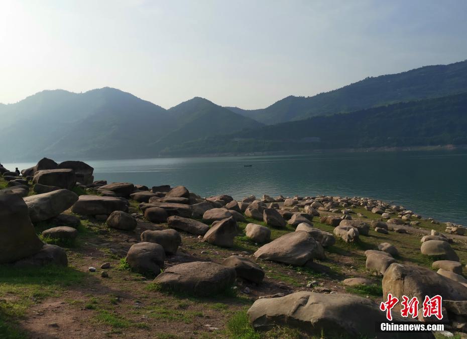 2023年好玩的戰(zhàn)役放置類手游引薦 搜集不同的英豪進(jìn)行冒險對決