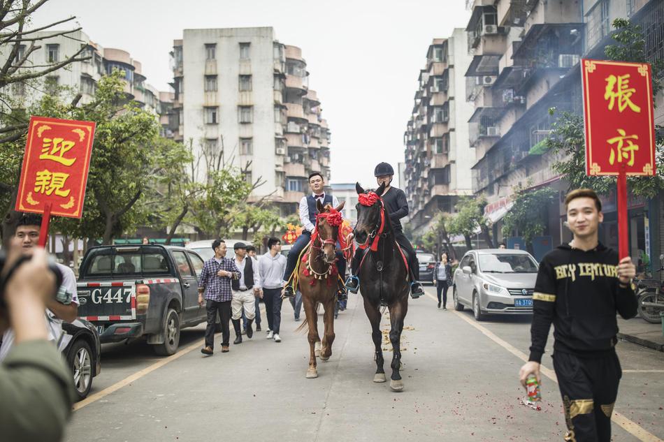 有馬隊長矛兵弓箭手的游戲引薦 相互出動軍隊攻城